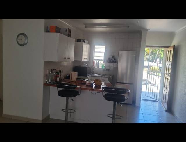 2 BEDROOM TOWNHOUSE FOR SALE IN BEDFORD GARDENS